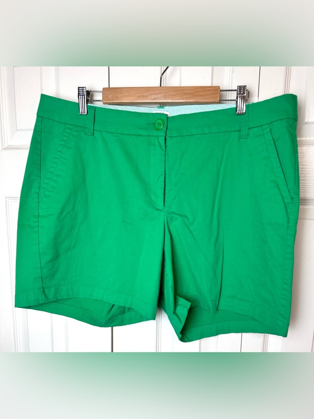 Plus CROWN & IVY Curvy Chino Shorts Kelly Green High Rise Classic Preppy - Picture 2 of 7